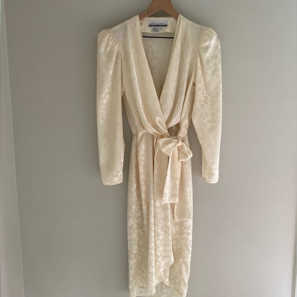 Vintage satin cream floral classic sheer wrap robe size small - Picture 1 of 12